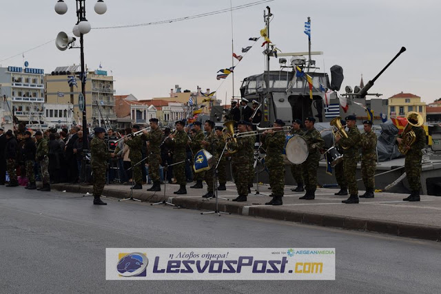 Με πλήθος κόσμου, ισχυρή αστυνομική δύναμη και ψιλόβροχο πραγματοποιήθηκε η παρέλαση της 28η Οκτωβρίου στην Μυτιλήνη (pics, vid) - Φωτογραφία 25