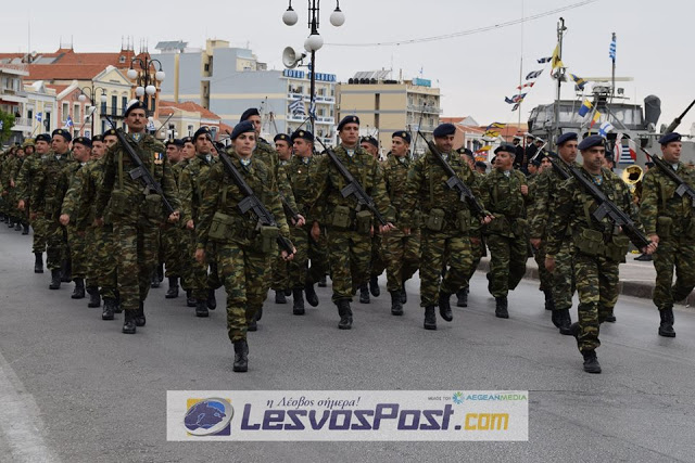 Με πλήθος κόσμου, ισχυρή αστυνομική δύναμη και ψιλόβροχο πραγματοποιήθηκε η παρέλαση της 28η Οκτωβρίου στην Μυτιλήνη (pics, vid) - Φωτογραφία 5