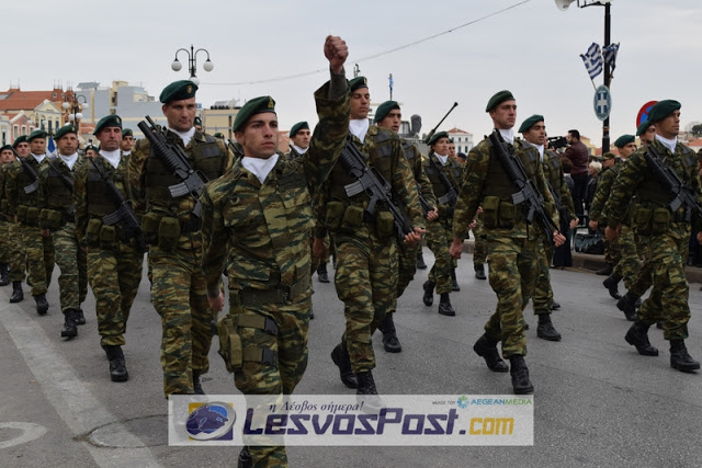 Με πλήθος κόσμου, ισχυρή αστυνομική δύναμη και ψιλόβροχο πραγματοποιήθηκε η παρέλαση της 28η Οκτωβρίου στην Μυτιλήνη (pics, vid) - Φωτογραφία 8