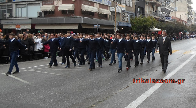 Χωρίς προβλήματα έγινε η παρέλαση της 28ης Οκτωβρίου στα Τρίκαλα [photos+video] - Φωτογραφία 2