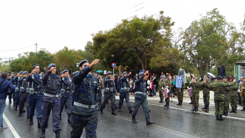 Υπό βροχή παρέλασαν στα Χανιά για την 28η Οκτωβρίου [photos+video] - Φωτογραφία 4