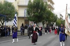 Υπό βροχή παρέλασαν στα Χανιά για την 28η Οκτωβρίου [photos+video]