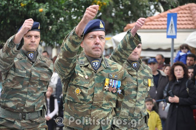 Φωτό από τη στρατιωτική παρέλαση στη Χίο - Φωτογραφία 11