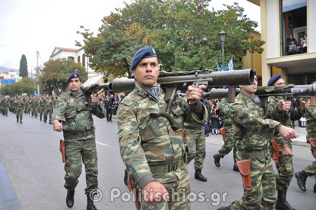 Φωτό από τη στρατιωτική παρέλαση στη Χίο - Φωτογραφία 17