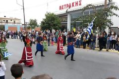 Παρέλαση στο Γάζι: Μαθητές και μέλη Πολιτιστικών Συλλόγων τίμησαν την Εθνική Επέτειο