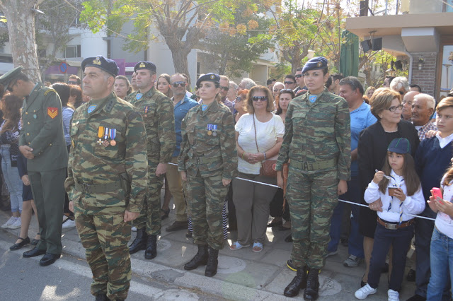 Φωτό και βίντεο από τη στρατιωτική παρέλαση στην ΚΩ - Φωτογραφία 6