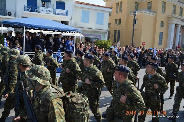 Φωτό από τη στρατιωτική παρέλαση στη Σάμο - Φωτογραφία 12