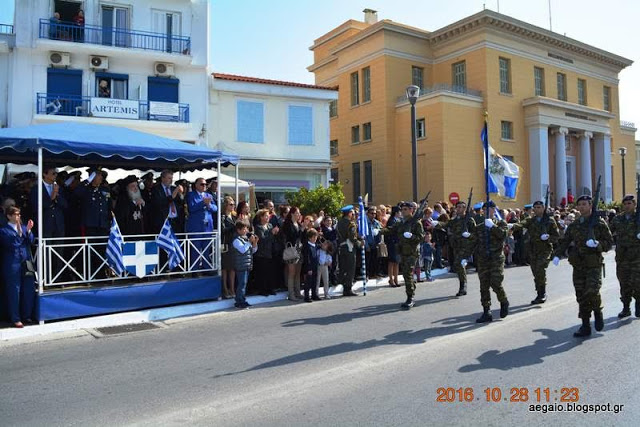 Φωτό από τη στρατιωτική παρέλαση στη Σάμο - Φωτογραφία 5