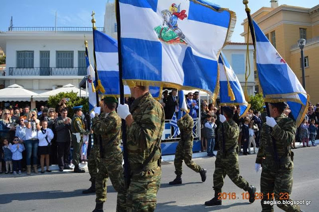 Φωτό από τη στρατιωτική παρέλαση στη Σάμο - Φωτογραφία 8