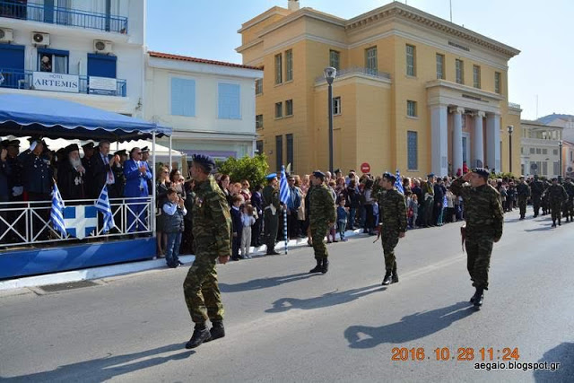 Φωτό από τη στρατιωτική παρέλαση στη Σάμο - Φωτογραφία 9