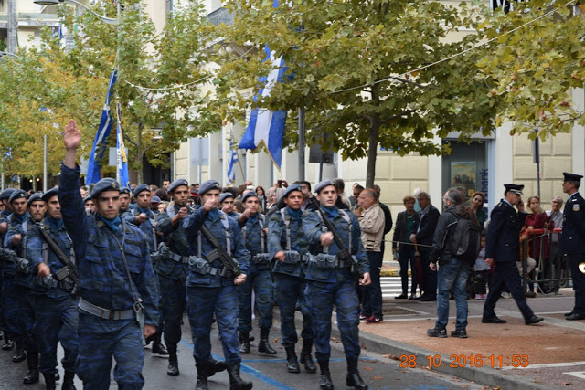 Φωτό από τη στρατιωτική παρέλαση στην Καλαμάτα - Φωτογραφία 33