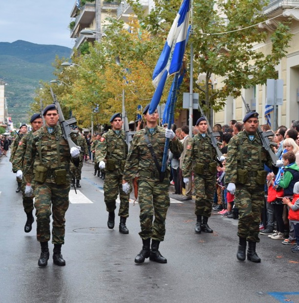 Φωτό από τη στρατιωτική παρέλαση στην Καλαμάτα - Φωτογραφία 7