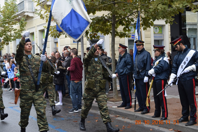 Φωτό από τη στρατιωτική παρέλαση στην Καλαμάτα - Φωτογραφία 9