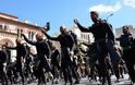 ΤΙΜΗ και ΔΟΞΑ: Τα συνθήματα των ΟΥΚάδων στην στρατιωτική παρέλαση - Με το αίμα μου να γράψετε, Ελλάδα σ’ αγαπώ  [video]