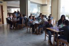Ασπίδα ανθρωπιάς ύψωσαν τα ΜΑΤ στη Χίο