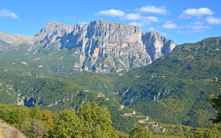 Ανακαλύψτε την απαράμιλλη ομορφιά ενός χωριού που είναι «κρυμμένο» μέσα σε Εθνικό Δρυμό! - Φωτογραφία 4