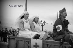 Κάρυστος: Εντυπωσιακή παρέλαση όπως το 1940 με μουλάρια και στολές εποχής!