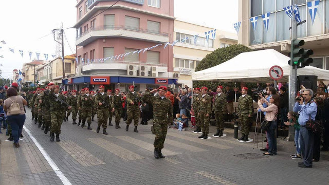 Φωτό από την εντυπωσιακή παρέλαση του 547 Α/Μ ΤΠ της V ΤΑΞΠΖ στο Ρέθυμνο - Φωτογραφία 12