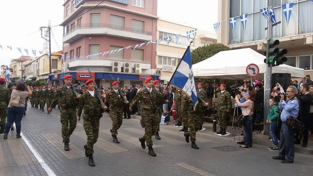 Φωτό από την εντυπωσιακή παρέλαση του 547 Α/Μ ΤΠ της V ΤΑΞΠΖ στο Ρέθυμνο - Φωτογραφία 6