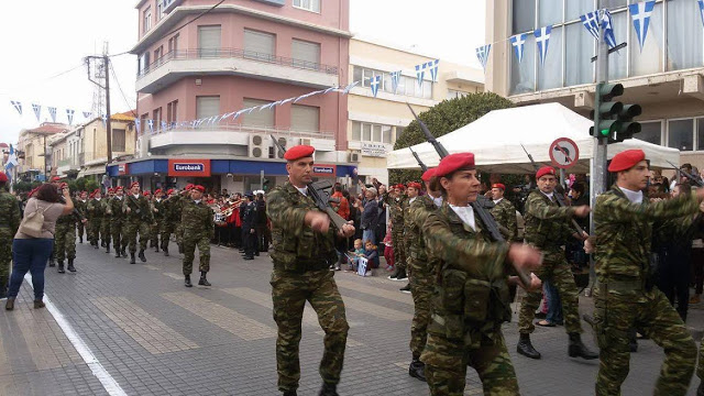 Φωτό από την εντυπωσιακή παρέλαση του 547 Α/Μ ΤΠ της V ΤΑΞΠΖ στο Ρέθυμνο - Φωτογραφία 8