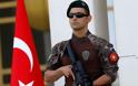 Τουρκία: Οι Αρχές έπαυσαν 10.000 δημόσιους λειτουργούς επιπλέον και έκλεισαν κι άλλα 15 Μ.Μ.Ε
