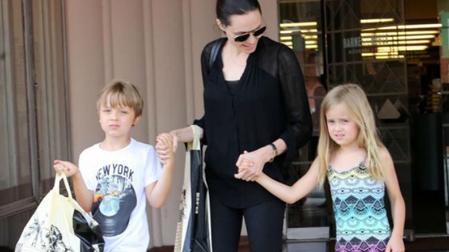 Jolie – Pitt: Το πρόβλημα υγείας της κόρης τους και ο νέος άντρας στη ζωή της Angelina! - Φωτογραφία 1