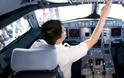 ΞΕΦΥΓΑΜΕ ΤΕΛΕΙΩΣ! Οι ακολασίες ενός πιλότου - ΧΑΜΟΣ με τις άσεμνες φωτογραφίες του