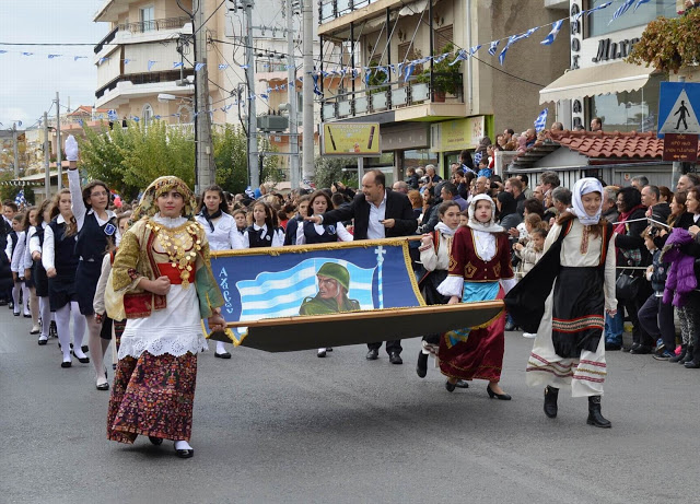 Δήμος Αχαρνών: Με την Παρέλαση κορυφώθηκαν οι εκδηλώσεις τιμής για την 28η Οκτωβρίου 1940 - Φωτογραφία 4