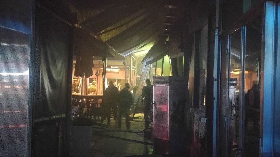 Έκρηξη σε πιτσαρία κινητοποίησε την πυροσβεστική - Αναστάτωση στο κέντρο των Χανίων - Φωτογραφία 1