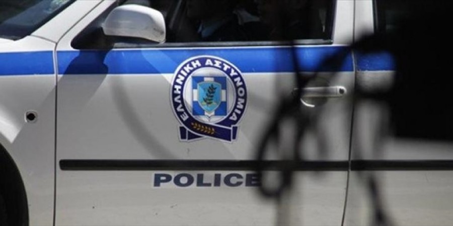 41 συλλήψεις μεταξύ των οποίων 3 αστυνομικοί για τη μαφία των Ρομά - Πάνω από 1000 αστυνομικοί σε επιχείρηση μαμούθ - Φωτογραφία 1