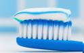 Πώς να φτιάξετε σπιτική οδοντόκρεμα με φυσικά υλικά