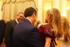 Η κόρη του Πάνου Καμμένου που τρέχοντας... έπεσε στην αγκαλιά του Τσίπρα