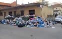 «Βούλιαξε» η Ζάκυνθος στα σκουπίδια με την παρατεταμένη απεργία των απορριμματοφόρων - Φωτογραφία 3