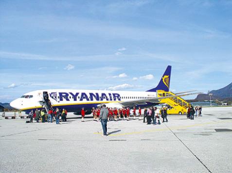 Ανακοίνωση σχετικά με την εκτροπή πτήσης της Ryanair στην Πίζα - Φωτογραφία 1