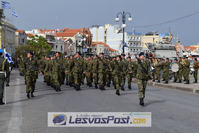 Έκλεψαν τις εντυπώσεις οι γυναίκες στρατιωτικοί στην παρέλαση για την απελευθέρωση της Μυτιλήνης (ΦΩΤΟ, ΒΙΝΤΕΟ) - Φωτογραφία 5