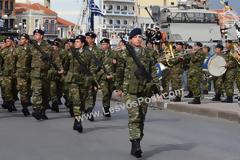 Έκλεψαν τις εντυπώσεις οι γυναίκες στρατιωτικοί στην παρέλαση για την απελευθέρωση της Μυτιλήνης (ΦΩΤΟ, ΒΙΝΤΕΟ)