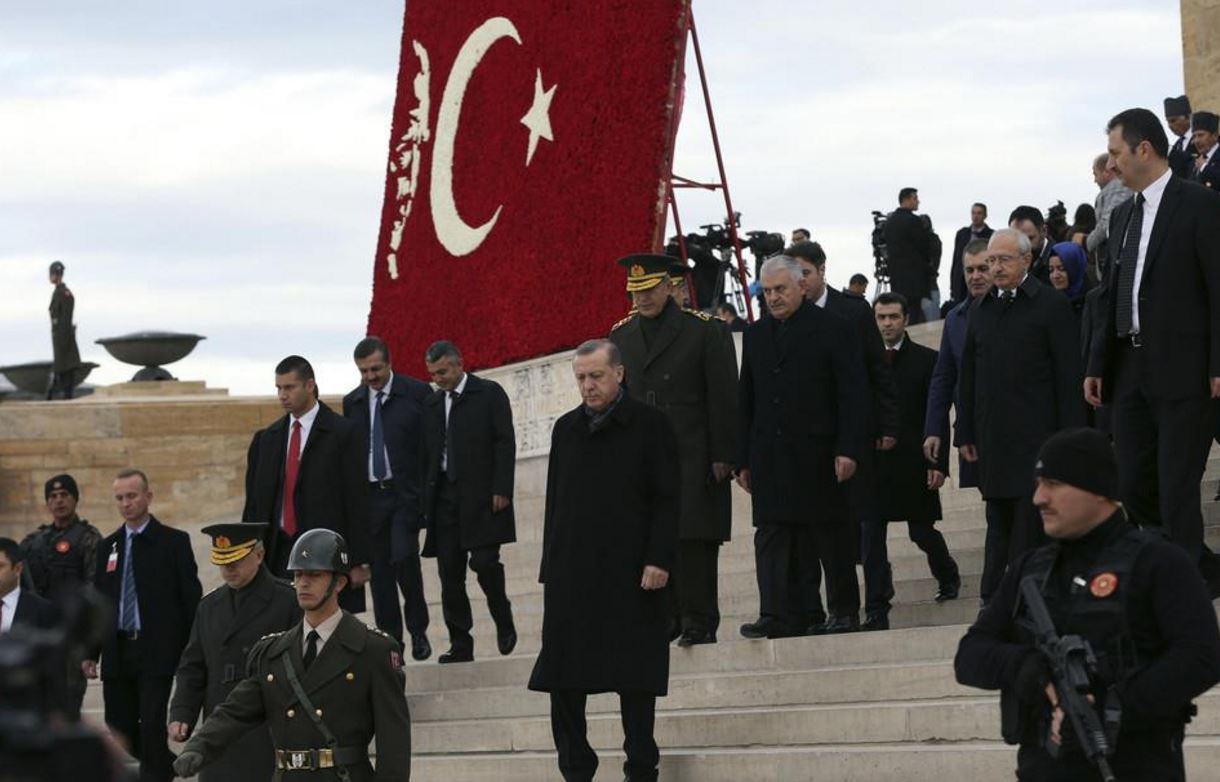 Προκαλεί ξανά ο Ερντογάν με τα σύνορα της καρδιάς του - Φωτογραφία 2