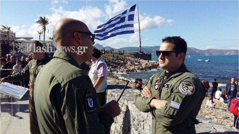 Με ελιγμούς F16 και γιγάντια σημαία σε γερανό η γιορτή του Αγ. Μηνά [video] - Φωτογραφία 6