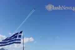 Με ελιγμούς F16 και γιγάντια σημαία σε γερανό η γιορτή του Αγ. Μηνά [video]