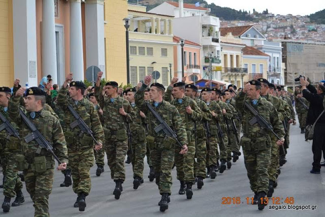 Φωτό από τη στρατιωτική παρέλαση στη Σάμο για την 104η επέτειο ένωσης του νησιού με την Ελλάδα - Φωτογραφία 20
