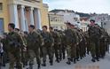 Φωτό από τη στρατιωτική παρέλαση στη Σάμο για την 104η επέτειο ένωσης του νησιού με την Ελλάδα - Φωτογραφία 17