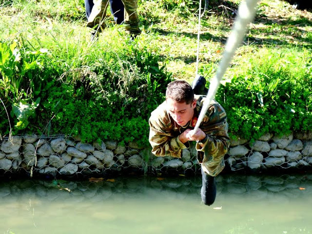 Εντυπωσιακές φωτό από τη στρατιωτική εκπαίδευση της ΣΜΥ - Φωτογραφία 22