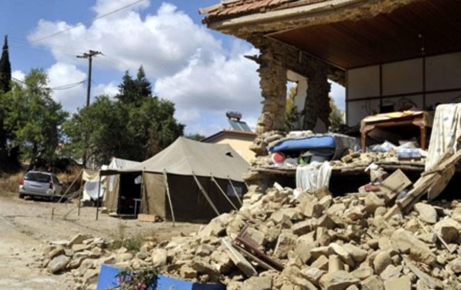 Ταλαιπωρούνται 8 χρόνια οι σεισμόπληκτοι της Πάτρας - Φωτογραφία 1
