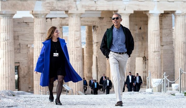 ΠΟΙΑ είναι η Ελένη Μπάνου που ξενάγησε τον Ομπάμα... στην Ακρόπολη - Φωτογραφία 1