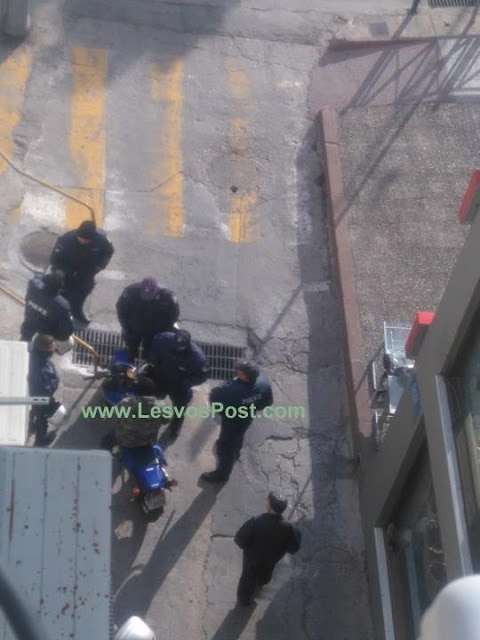 ΜΑΤ και ισχυρή αστυνομική δύναμη στην Μυτιλήνη ενόψει ομιλίας Λαγού-Κασιδιάρη - Έφαγαν «πόρτα» στην Μόρια οι βουλευτές της Χ.Α - Φωτογραφία 2