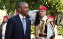 Ο Λαρισαίος Ανθυπασπιστής της Προεδρικής Φρουράς που έκανε το γύρο του κόσμου στη φωτό με τον Ομπάμα!