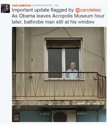 Ο ρεπόρτερ του Λευκού Οίκου που τρελάθηκε με τον παππού και το μπουρνούζι - Φωτογραφία 2