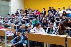 Έφυγε ο Φίλης, επέστρεψαν οι Μητροπολίτες στα σχολεία