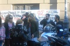Κινητοποίηση στο Ειρηνοδικείο για το μπλοκάρισμα των πλειστηριασμών, επί ποδός και η Αστυνομία - 'Εκλεισαν οι δρόμοι γύρω από το Δικαστικό Μέγαρο