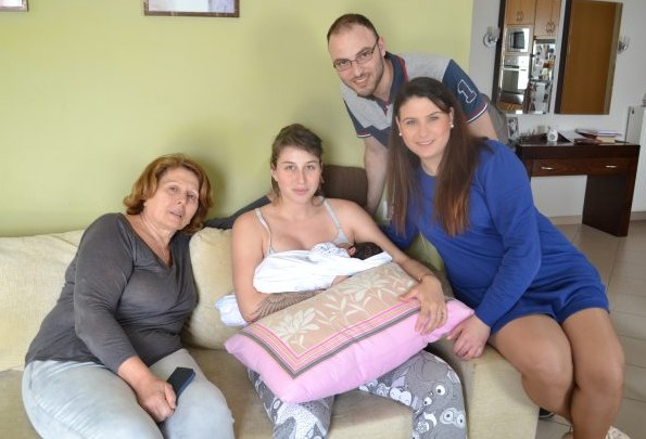 Η 24χρονη Χανιώτισσα που γέννησε δύο παιδιά στο σπίτι! [photos] - Φωτογραφία 1
